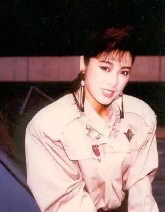 米雪年轻时的照片,重温经典瞬间