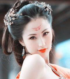 蓝燕家庭背景,出身名门，演艺事业璀璨人生